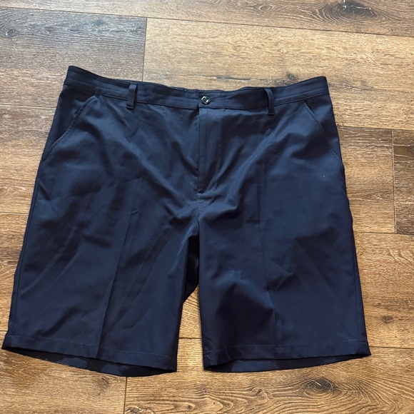 Izod‎ golf navy shorts 42 - Picture 1 of 2